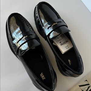 Zara Women’s Glossy Black Slip-On Loafers Size 7.5